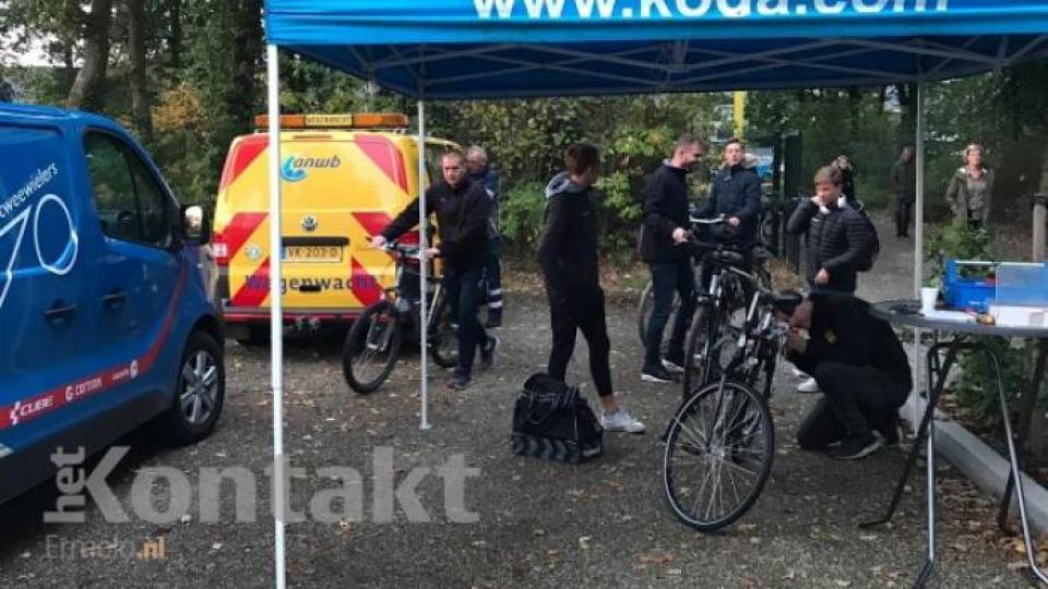 Geslaagde fietsverlichtingactie op DVS 33 Ermelo samen met de ANWB